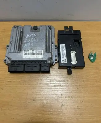Renault Trafic II (X83) Engine ECU kit and lock set 237101754R 0281018497 P8200943319