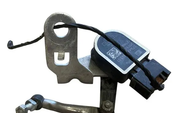 BMW M4 F82 F83 Headlight/headlamp level sensor 6860843 37146860843