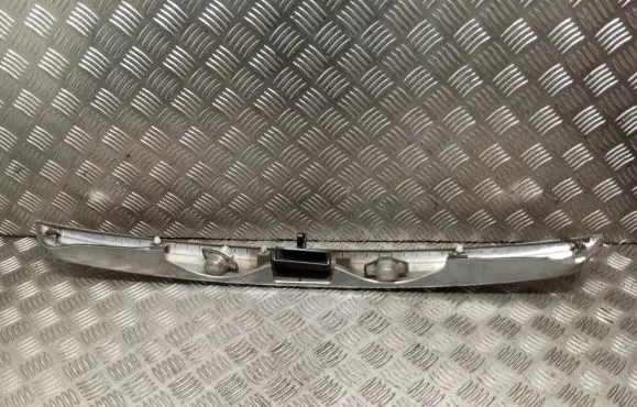 Honda FR-V Trunk door license plate light bar 