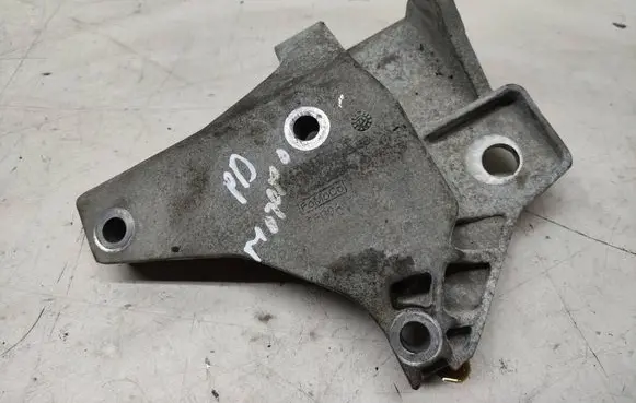 Volvo XC60 Engine mounting bracket 6G926P096