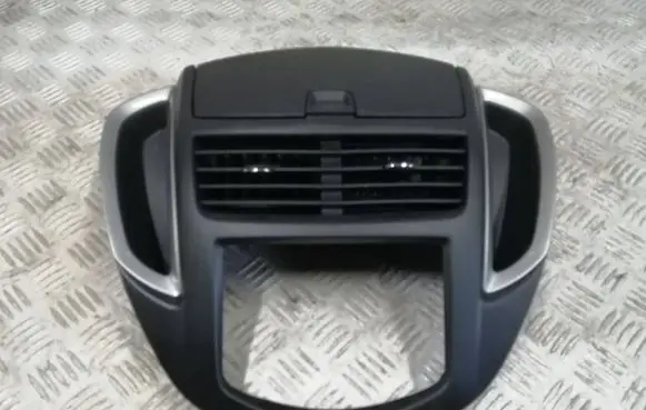 Chevrolet Trax Dashboard side air vent grill/cover trim