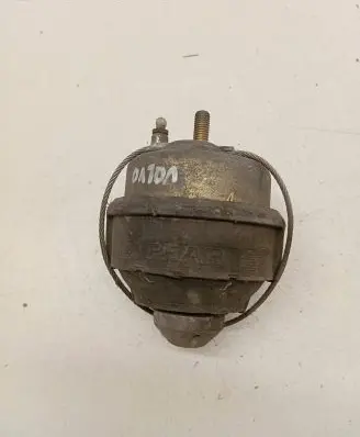 Volvo V70 Engine mount bracket 30666175