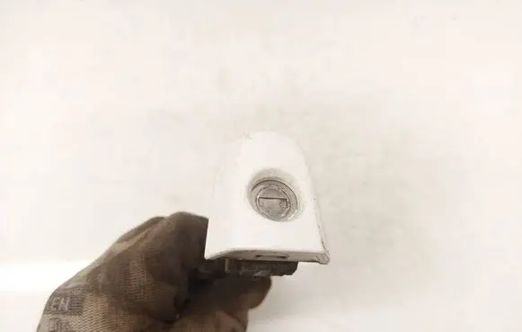 Toyota RAV 4 (XA30) Front door lock (next to the handle) 