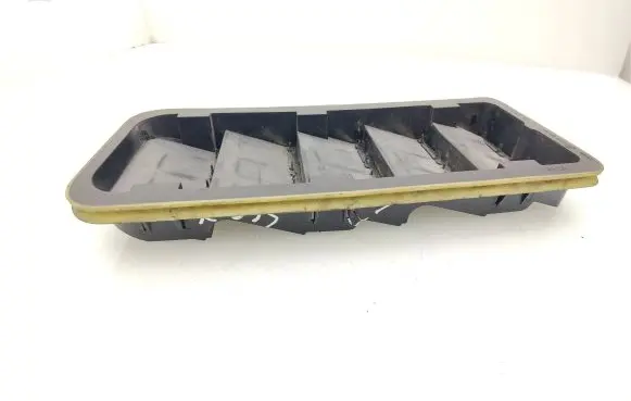 Volvo V40 Quarter panel pressure vent 8623444