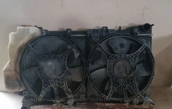 Subaru Forester SF Radiator set 