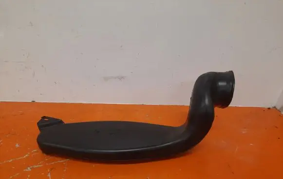 Opel Astra H Intake resonator 13113826