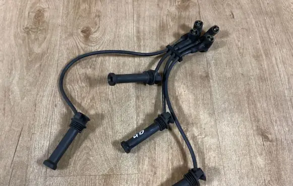 Ford Mondeo Mk III Plug wire 1S03808