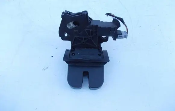 Audi A3 S3 8P Tailgate/trunk/boot lock/catch/latch 8P4827505B