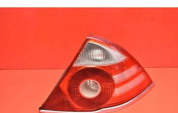 Ford Mondeo Mk III Rear/tail lights 6S71-13404-A