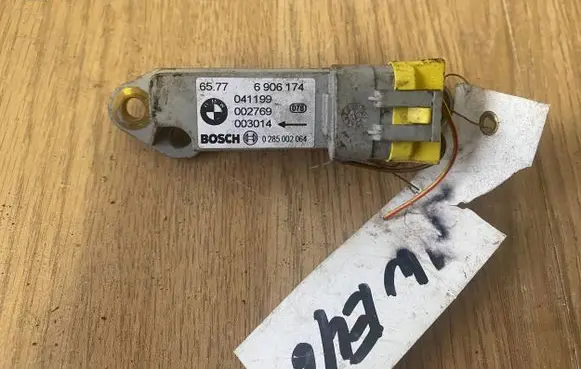 BMW X5 E53 Airbag deployment crash/impact sensor 6906174 0285002064 041199