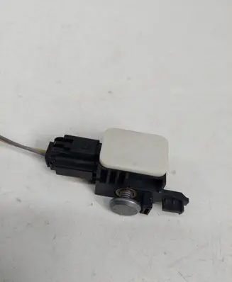 Renault Clio III Airbag deployment crash/impact sensor 8200529572