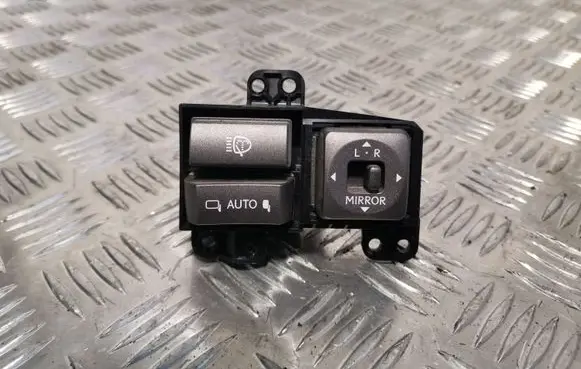 Lexus LX 570 Wing mirror switch 