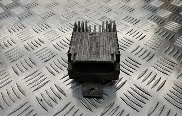Mercedes-Benz A W168 Coolant fan relay A0275458032