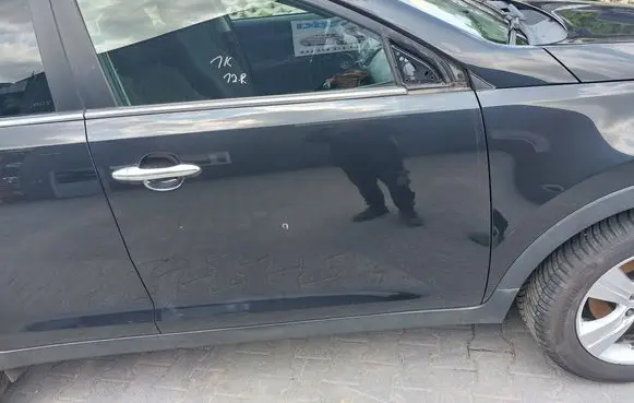 KIA Sportage Front door