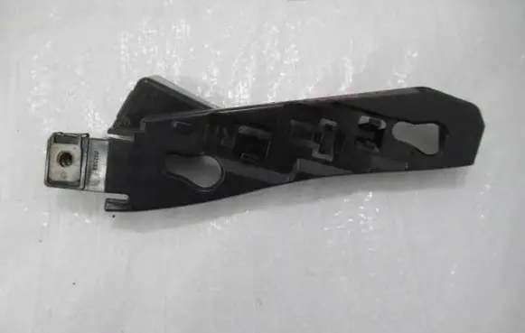 Citroen C4 Grand Picasso Fender mounting bracket 1610194780