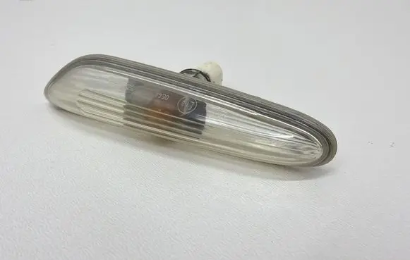 BMW 5 E60 E61 Front fender indicator light 8382104
