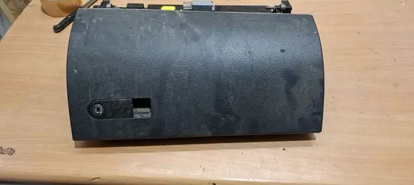 Volkswagen Transporter - Caravelle T5 Glove box 7H5857239