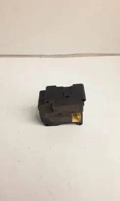 Audi A8 S8 D2 4D Air flap motor/actuator 4d0820511a
