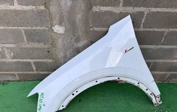 Audi Q2 - Fender 