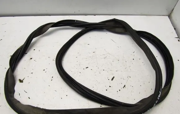Audi A3 S3 8V Trunk rubber seal (body) 8V4827705