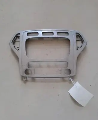 Ford Mondeo MK IV Radio/GPS head unit trim 7S7118522