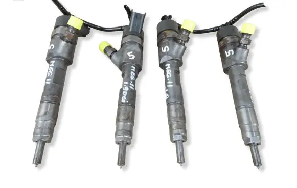 Renault Megane II Fuel injector 0445110230 8200389369 3502