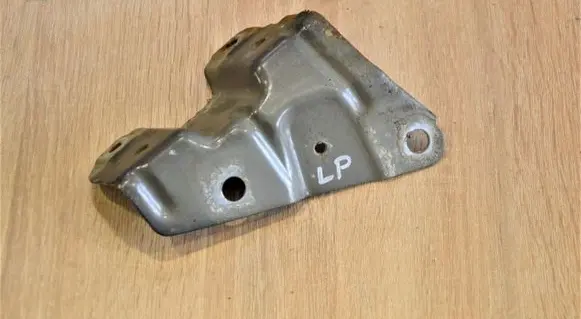 Renault Laguna III Fender mounting bracket 620420008R