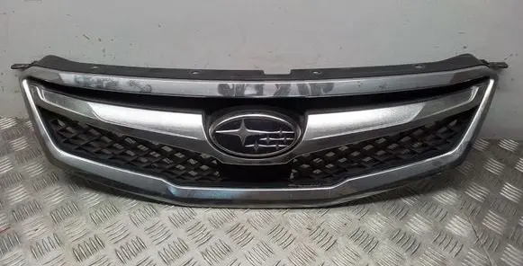 Subaru Legacy Front bumper upper radiator grill 91121AJ000