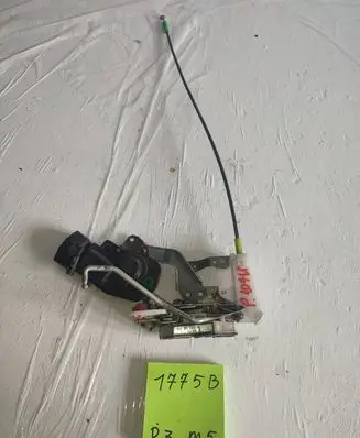 Peugeot 107 Front door lock 78978979