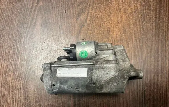 Opel Vivaro Starter motor 233000106R ESW2014