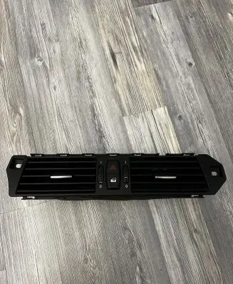 BMW 5 E60 E61 Dash center air vent grill 6910734 7009275 9112206