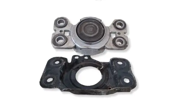 Volvo S60 Engine mount bracket 31316876