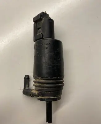 BMW 3 E90 E91 Headlight washer pump 23557610 8377612