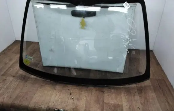 KIA Shuma Front windscreen/windshield window 