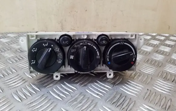 Toyota Avensis T220 Climate control unit 5590005091 MB1465700540