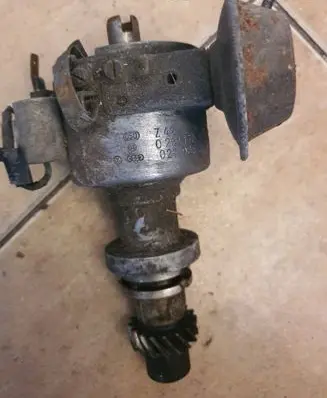 Volkswagen Golf II Spark distributor 027905205 0321170305 Z42