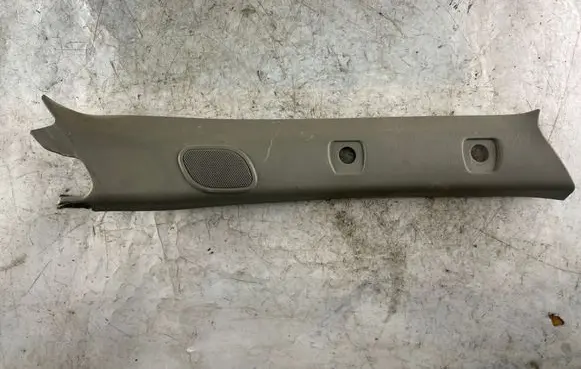 Nissan Patrol Y61 (D)pillar trim (top) 