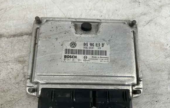 Volkswagen Polo V 6R Engine control unit/module 045906019BF 0281011241 1039S02897