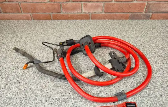 BMW 7 E38 Positive cable (battery) 2248776