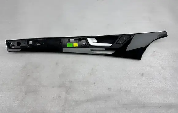 Audi Q7 4M Other front door trim element 4H0867101