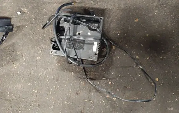 BMW X5 E53 Tire air pump compressor