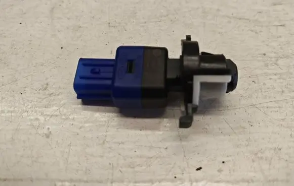 KIA Niro Brake pedal sensor switch 93810J3000 138103000 230111