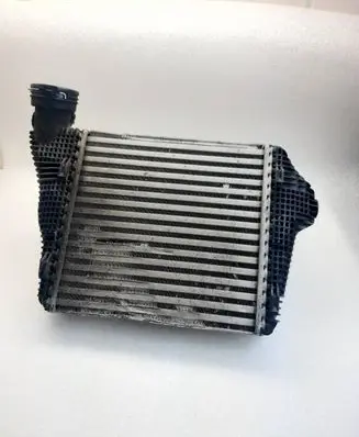 Porsche Macan (95B) Intercooler radiator 95B145804B 10072017 T95B102
