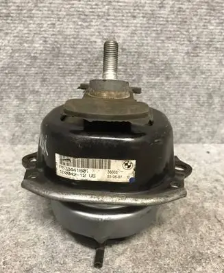 BMW X5 E70 Engine mount bracket 6784416