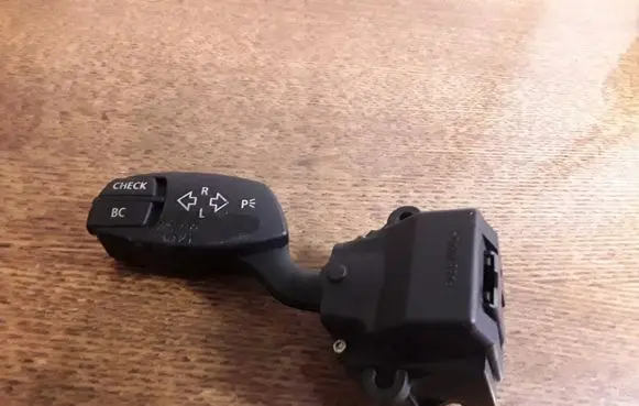BMW 5 E60 E61 Indicator stalk 6924103B 01106720