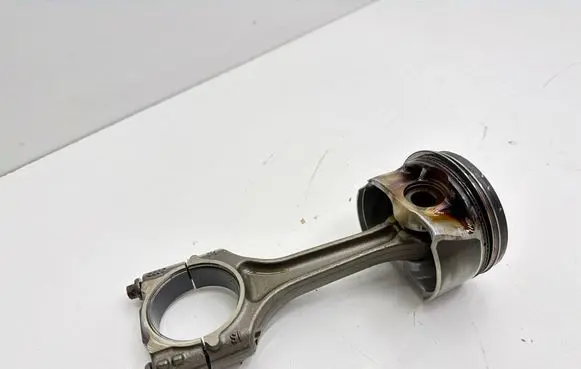 Skoda Octavia Mk4 Piston with connecting rod 02606LJ1