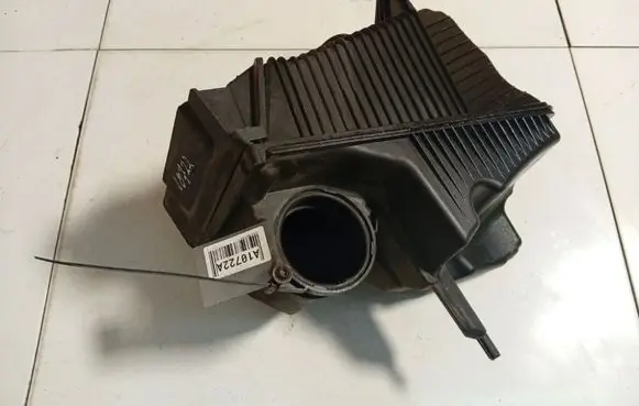 Renault Scenic II - Grand scenic II Air filter box 8200369798