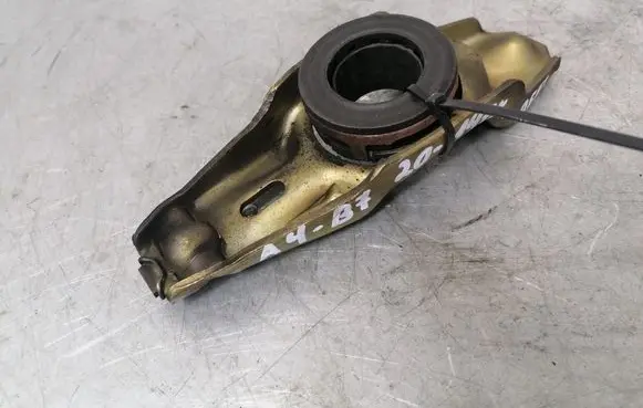 Audi A4 S4 B7 8E 8H Slave cylinder release bearing 012141719B