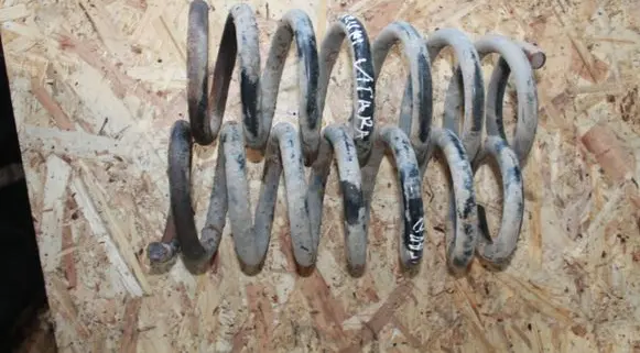 Suzuki Vitara (ET/TA) Rear coil spring