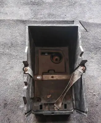 Ford Focus Battery box tray AM5110723D